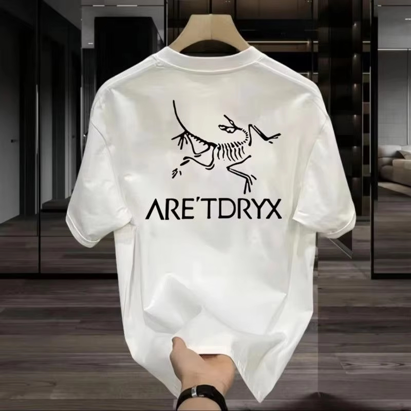 Streetwear Brand Aesthetic - 클래식 로고 아웃도어 레저 브랜드 에스테틱